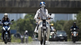 Nóng bức, ngột ngạt khắp miền Bắc và Trung Bộ