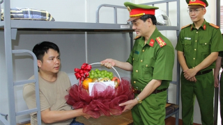 Đại uý Công an bị thương khi khống chế tội phạm ma tuý