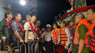 Phó Thủ tướng Trần Hồng Hà trực tiếp chỉ đạo tìm kiếm nạn nhân vụ đắm tàu du lịch