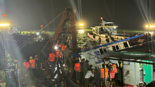 Xuyên đêm tìm kiếm nạn nhân vụ đắm tàu trên vịnh Hạ Long, 4 người vẫn mất tích