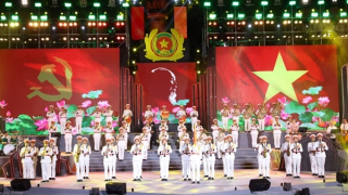 Chương trình nghệ thuật đặc sắc "Giữ trọn lời thề - Bản hùng ca từ nguồn cội"