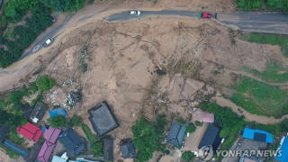 Hàn Quốc chìm trong trận mưa thế kỉ, ít nhất 14 người thiệt mạng