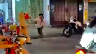 Đang xác minh, xử lý nhóm người say xỉn có biểu hiện chống người thi hành công vụ