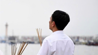 Vụ lật tàu trên vịnh Hạ Long: Người thân nạn nhân chưa tìm thấy vẫn hy vọng một phép màu