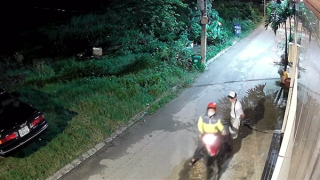 Truy bắt thanh niên giật hơn 100 tờ vé số của người khuyết tật