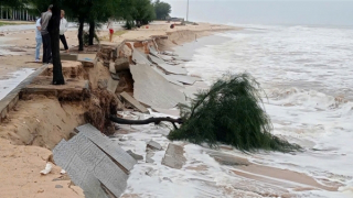 Không an yên vì bờ biển ngày đêm bị xâm thực, xói lở