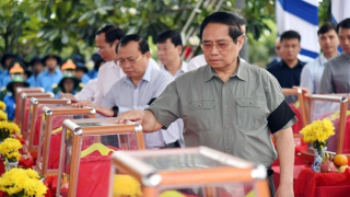 Thủ tướng Phạm Minh Chính dự Lễ truy điệu, an táng hài cốt liệt sĩ tại An Giang