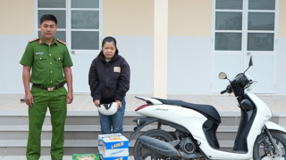 Nữ quái chuyên "cướp bia" của các cửa hàng tạp hóa