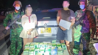 Hai đối tượng nước ngoài vận chuyển 17kg ma tuý đá và 6.000 viên ma túy tổng hợp