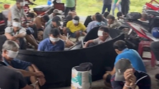 Bắt hàng chục con bạc “khát nước” đang sát phạt trên sới đá gà