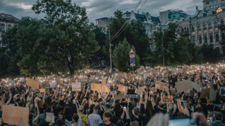 Luật mới gây tranh cãi tại Ukraine giữa lúc cuộc chiến căng thẳng