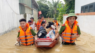 Lực lượng Công an căng sức giúp dân khắc phục hậu quả cơn bão số 3