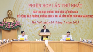 Thủ tướng: Bằng mọi cách tiếp cận địa bàn bị chia cắt, tiếp tế lương thực, thực phẩm cho người dân