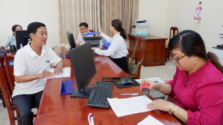 Nghiêm túc phê bình các địa phương chậm kiện toàn nhân sự chủ chốt