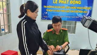 Công an Lâm Đồng phục vụ người dân không kể giờ nghỉ