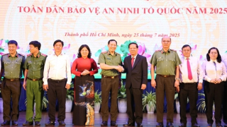 TP Hồ Chí Minh giữ vững thế trận lòng dân vững chắc