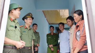 Bài 1: Thắm đượm tình quân dân