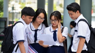 Phụ huynh và thí sinh lúng túng trước cách quy đổi điểm trúng tuyển đại học