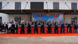 Bộ trưởng Lương Tam Quang dự lễ bàn giao Trung tâm cai nghiện ma tuý tại Lào