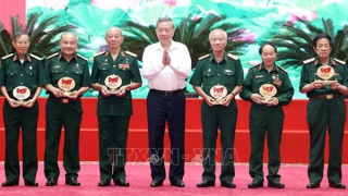Tổng Bí thư: Phát huy truyền thống cha ông, tiếp tục nỗ lực phấn đấu đạt những kỳ tích trong tương lai