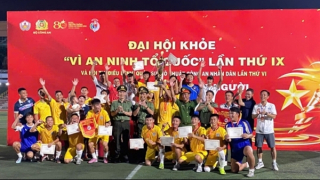 Trao thưởng các môn thi đấu tại Đại hội khỏe “Vì an ninh Tổ quốc” lần thứ IX