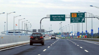 Đề xuất cấm xe tải, xe khách chạy vào làn sát dải phân cách trên hai tuyến cao tốc
