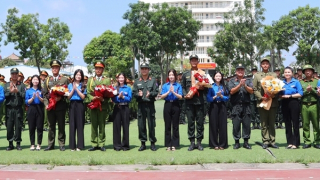 Tình cảm nồng ấm của Cảnh sát cơ động và Tuổi trẻ Thủ đô chào đón hơn 800 CBCS A80