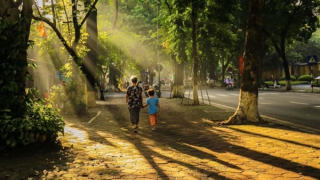 Nắng nóng gay gắt khắp miền Bắc và Trung Bộ