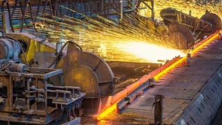 Ngành thép châu Âu mắc kẹt giữa cuộc chơi lớn