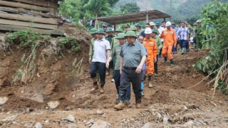 Thủ tướng ghi nhận nỗ lực của ngành điện tại vùng lũ Điện Biên