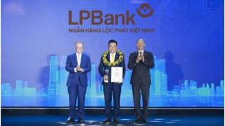 LPBank thăng hạng trong hai giải thưởng uy tín năm 2025