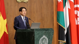 Chủ tịch nước Lương Cường thăm và phát biểu chính sách tại Liên đoàn Arập