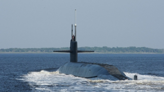 Tổng thống Mỹ: Hai tàu ngầm hạt nhân của Mỹ đã được triển khai đến gần Nga