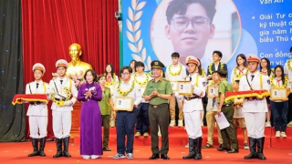 Tuyên dương 834 học sinh tiêu biểu, xuất sắc là con CBCS Công an Hà Nội