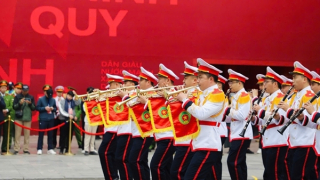 11 đoàn nhạc biểu diễn quanh Hồ Gươm trong Nhạc hội Cảnh sát thế giới tại Việt Nam
