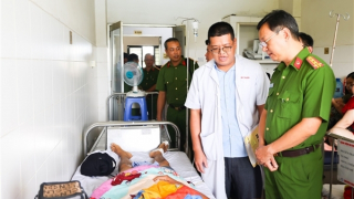 Lãnh đạo Công an TP Cần Thơ thăm hỏi tổ viên bảo vệ ANTT cơ sở bị thương