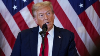 Tổng thống Trump úp mở kịch bản mới trước thềm đặc phái viên đến Nga