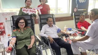 Hơn 100 cán bộ, công nhân viên Tổng Công ty Mobifone hiến máu tình nguyện