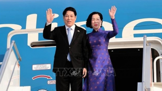 Chủ tịch nước Lương Cường đến Luanda, bắt đầu chuyến thăm cấp Nhà nước tới Cộng hòa Angola