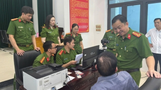 Công an Thanh Hóa đồng loạt triển khai cấp đổi thẻ đảng viên trên nền tảng dữ liệu dân cư