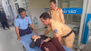 Trên đường tuần tra, CSGT Công an tỉnh Đồng Nai cứu nhiều người dân gặp nạn