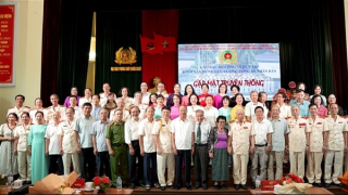 Ấm áp nghĩa tình Công an hưu trí khối Xây dựng lực lượng CAND