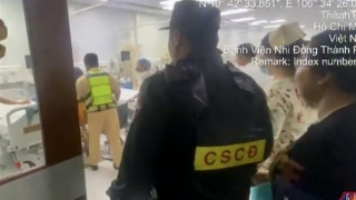 Sản phụ co giật, thở dốc được tổ CSGT đưa vào bệnh viện sinh nở an toàn