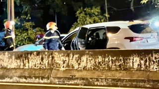 Kịp thời dập tắt vụ cháy xe ô tô 7 chỗ khi đang di chuyển