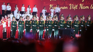 Hơn 50.000 khán giả bùng cháy với Chương trình “Tổ quốc trong tim”