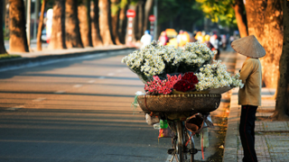 Hà Nội ngày nắng 35 độ C, miền Trung nóng bức