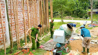 Công an xã làm theo Sáu điều Bác Hồ dạy, giữ vững ANTT địa bàn cơ sở