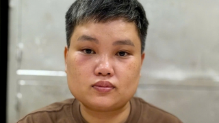 ‎Bắt giữ người phụ nữ, thu hơn 2 kg ma tuý tổng hợp