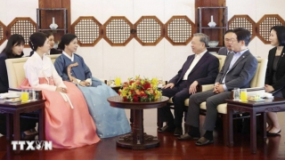 Tổng Bí thư Tô Lâm và Phu nhân Ngô Phương Ly thưởng trà tại Nhà Xanh