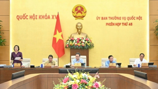 Đề xuất nghiên cứu một bộ sách giáo khoa dùng chung, từng bước miễn phí sách giáo khoa